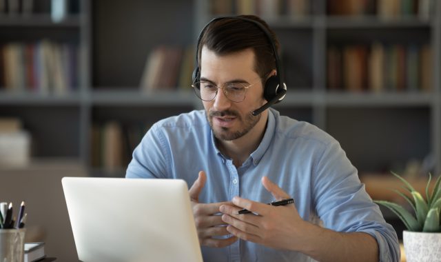 The (virtual) reality of being a tutor